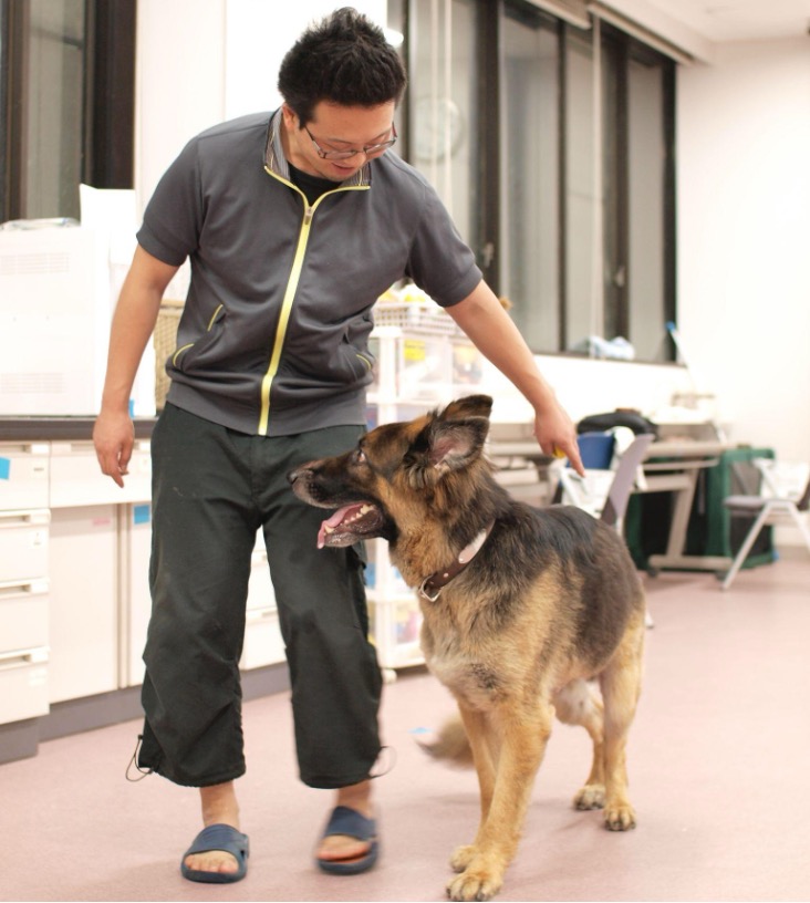 学生時代の鹿野さんとシェパード研究室にて